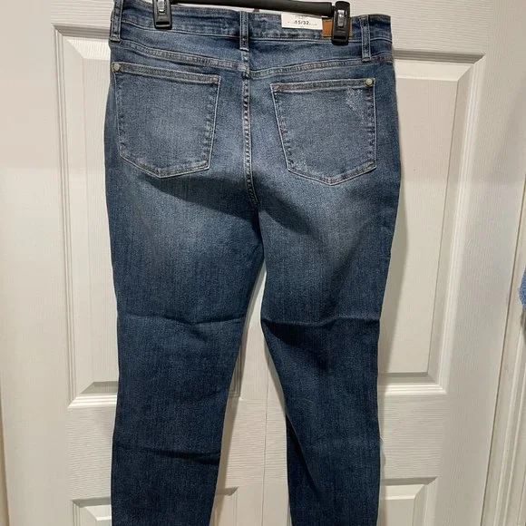 Judy Blue Mid-Rise Vintage Cut Off Relaxed Fit Jeans 88135 - Image 3