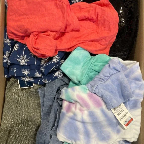NWT Liquidation Lot of 40 Name Brand New Women’s Clothing - Image 4