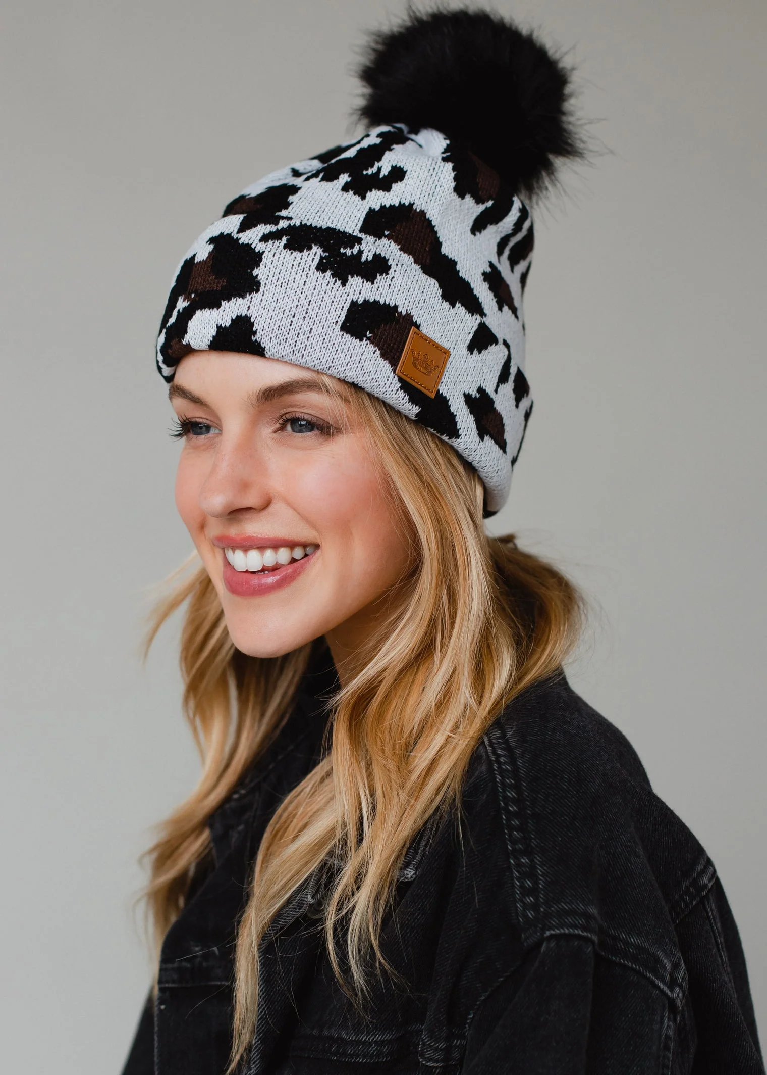 Trendy Fleece Lined Leopard Print Beanie with Faux Fur Pom - Image 3