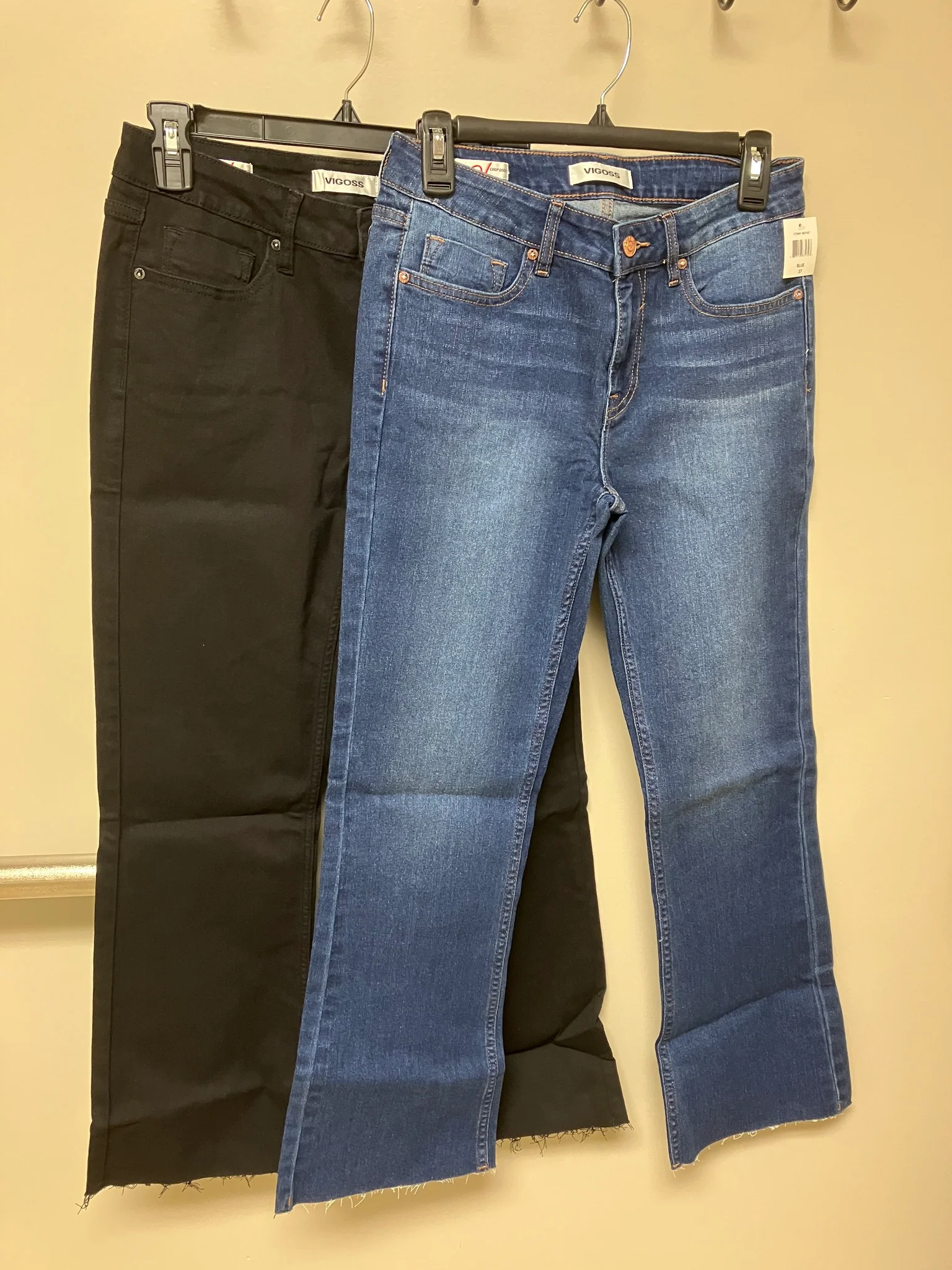 Vigoss Mid-Rise Bootcut Crop Jeans, Black - Image 3
